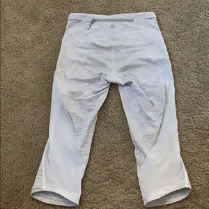 Lululemon White Heathered Cropped Leggings